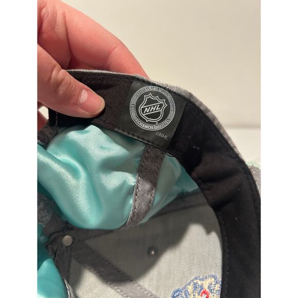 Chicago Blackhawks Hat Cap Strap Back Gray NHL Hockey American Needle Mens - Picture 2 of 7